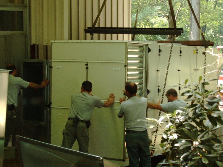 HANSA Klima Referenz Klimatisierung Long Island University EDP-Room HANSA Klima Referenzen Long Island University EDP Room IT Cooling - Klima-, Kälte- oder Lüftungstechnik von HANSA Klima für Industrie & Gewerbe